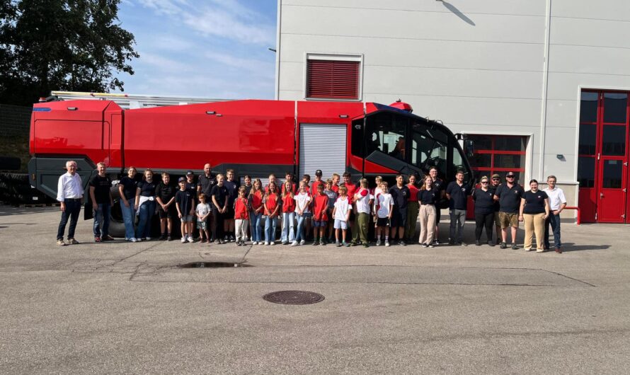 Ausflug der Feuerwehrjugend zur Firma Rosenbauer